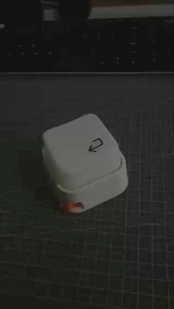 Focus Desk Gadget: Keylight Mini One-Press Lamp